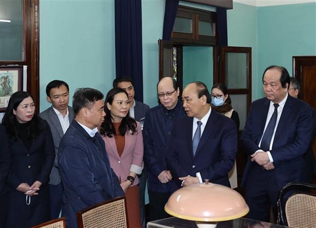 Le PM Nguyen Xuan Phuc rend hommage au Président Ho Chi Minh à la Maison 67